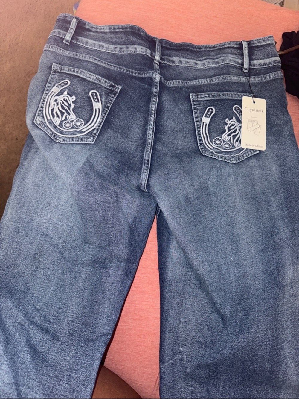 Cayalstick Embroidered Horseshoe Back Pocket Jeans - Blue Wash